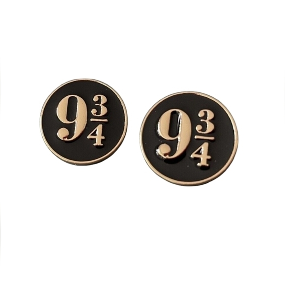 Warners BrosHarry Potter Platform 9 34 Hogwarts Stud Deathly Hallows Earrings 24$